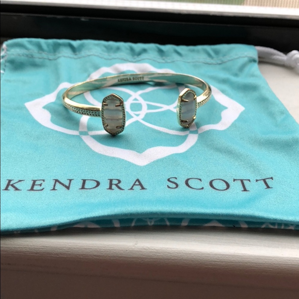 Kendra Scott bracelet in grey